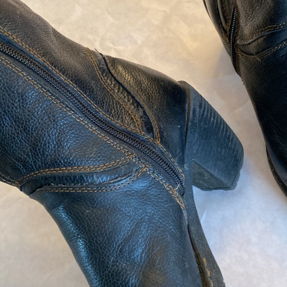 Black leather boots size 9 - Picture 3 of 6